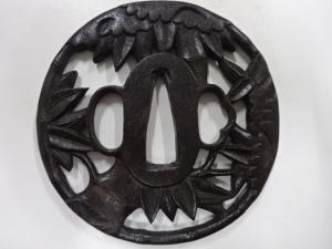 鉄地　笹の葉　透かし　鍔